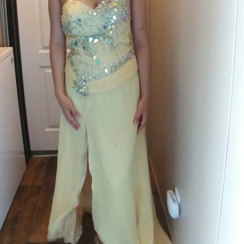 Elegant dress